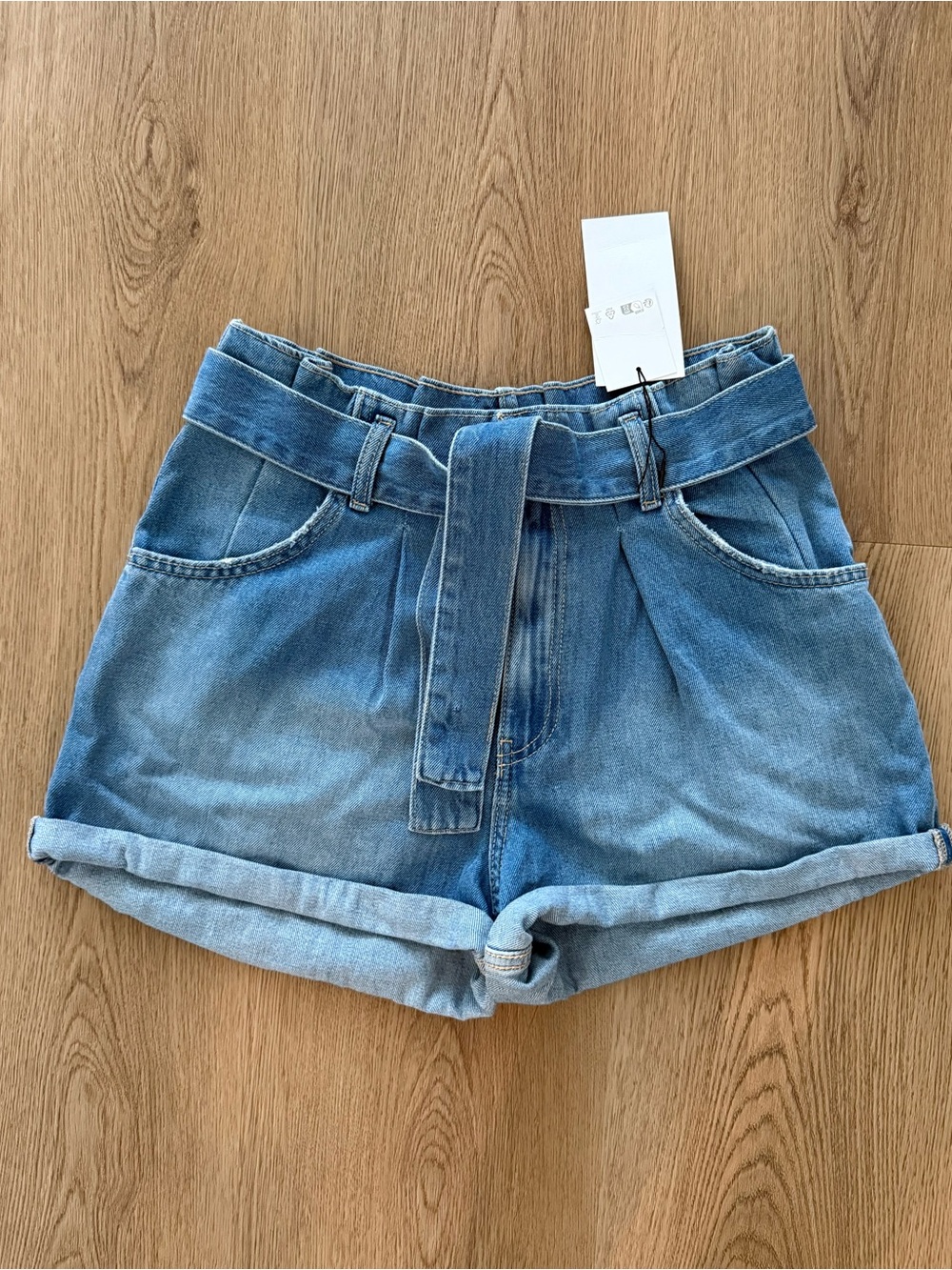 ZARA Medium blue cotton denim shorts with belt